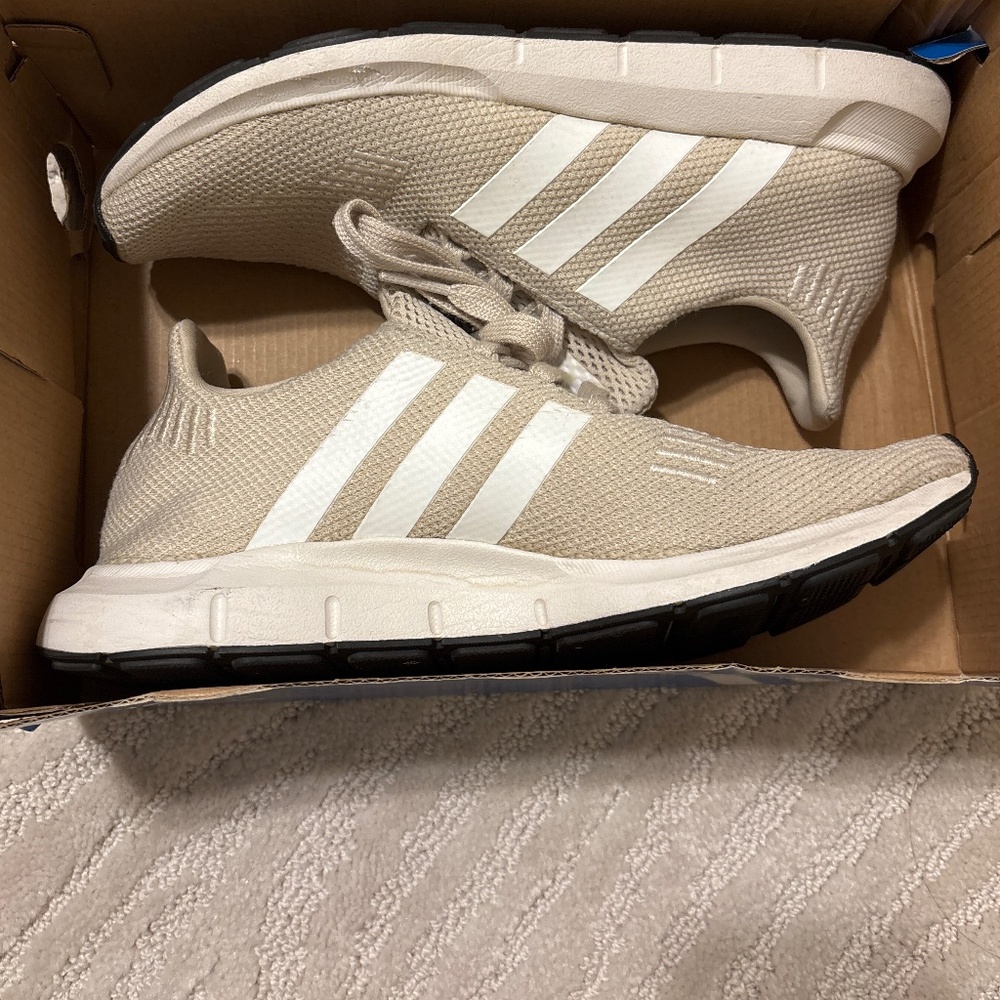 Adidas Swift Run Sneakers